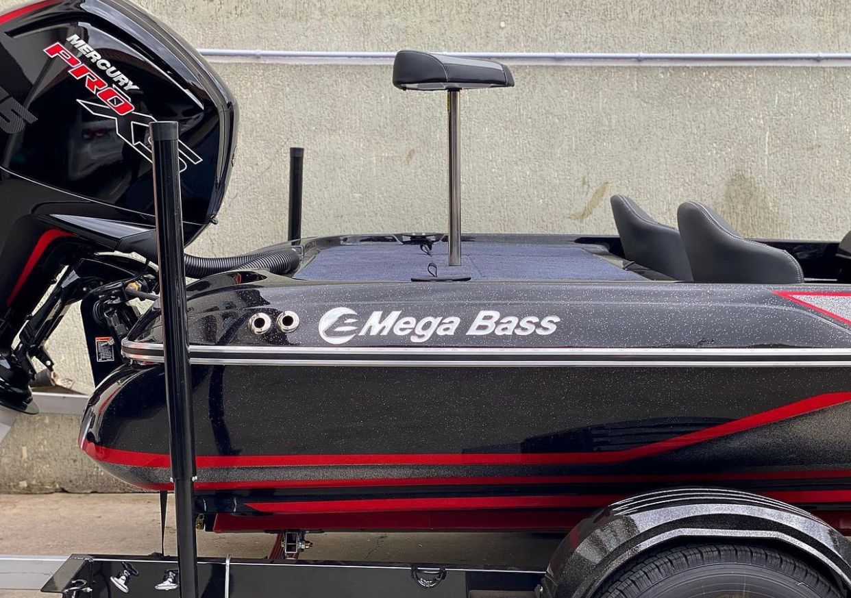 Bass Boat Fusion MegaBass